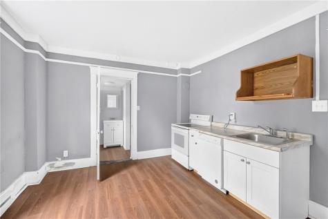 609 Pine Street Ambridge PA 15003