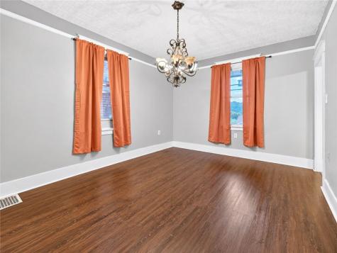609 Pine Street Ambridge PA 15003