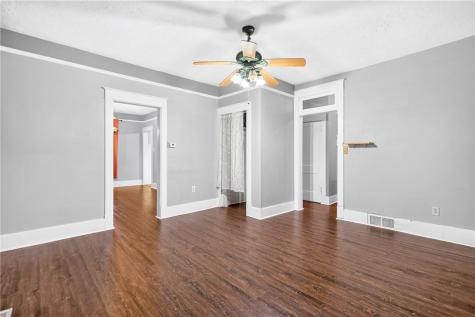 609 Pine Street Ambridge PA 15003