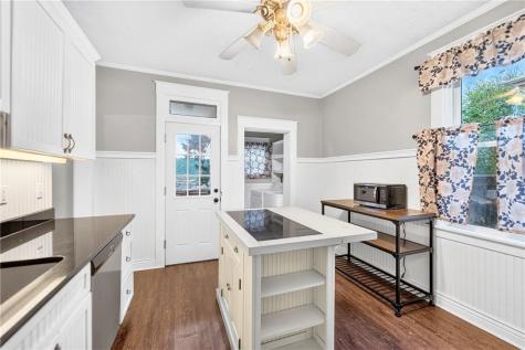 609 Pine Street Ambridge PA 15003
