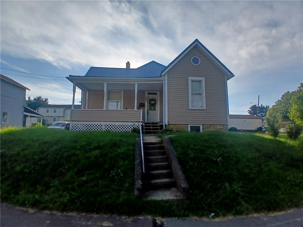 502 Woodward Avenue Apollo Boro PA 15613