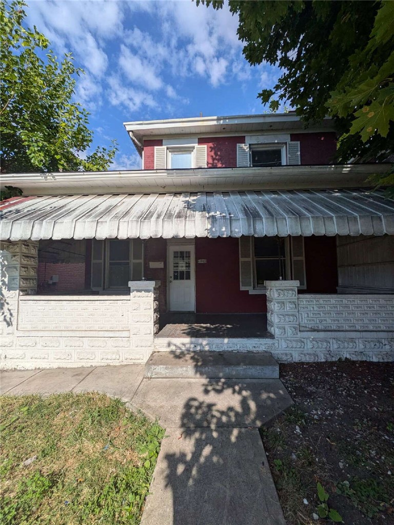 104 Fulton Place Mt Oliver PA 15210