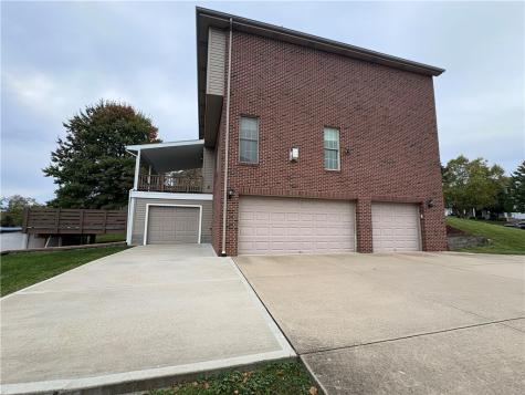 137 Robinson Drive Pleasant Hills PA 15236