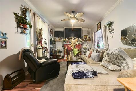 260 Seneca Street Turtle Creek PA 15145