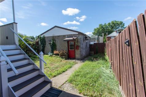 1130 Downlook Street Stanton Heights PA 15201