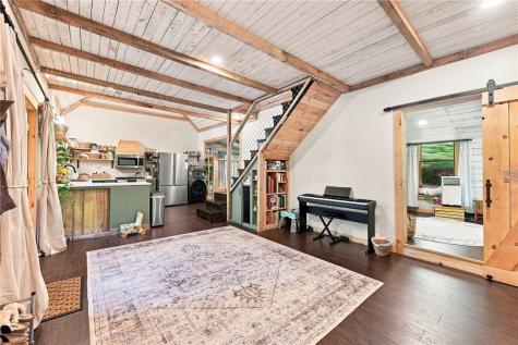 904 Old State Road Kiskiminetas Township PA 15613