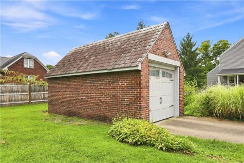302 Maple Lane Edgeworth PA 15143