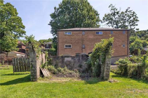 1602 Montier Street Wilkinsburg PA 15221