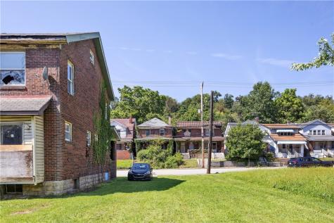 1602 Montier Street Wilkinsburg PA 15221
