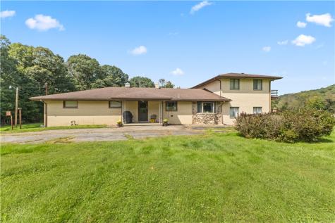 369 S Kings Creek Road Hanover Township PA 15021