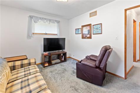 369 S Kings Creek Road Hanover Township PA 15021
