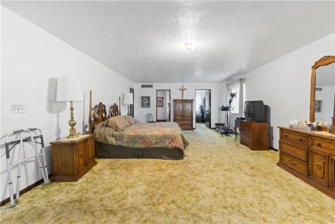 369 S Kings Creek Road Hanover Township PA 15021