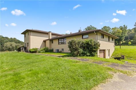 369 S Kings Creek Road Hanover Township PA 15021
