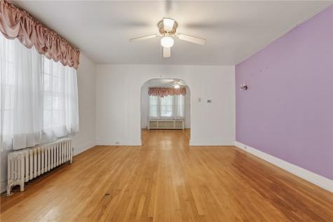 7137 Thomas Boulevard Point Breeze PA 15208