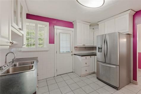 7137 Thomas Boulevard Point Breeze PA 15208