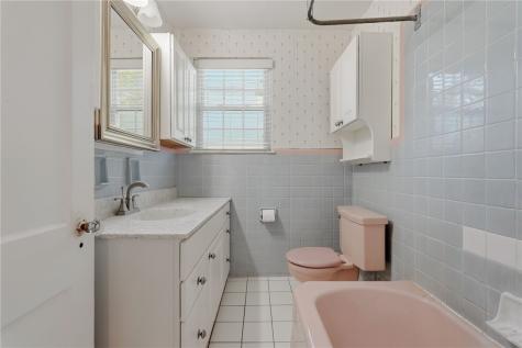 7137 Thomas Boulevard Point Breeze PA 15208