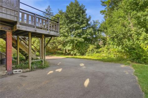 7137 Thomas Boulevard Point Breeze PA 15208