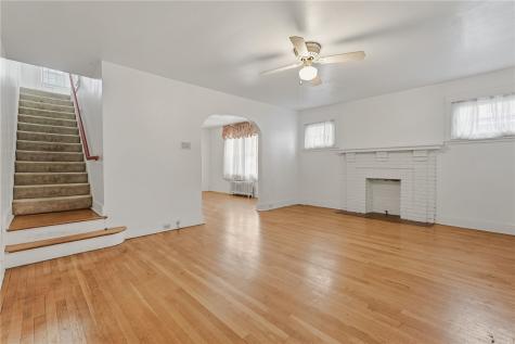 7137 Thomas Boulevard Point Breeze PA 15208
