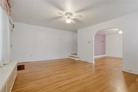 7137 Thomas Boulevard Point Breeze PA 15208