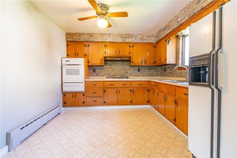 323 Indiana Avenue Avonmore PA 15618