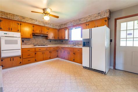 323 Indiana Avenue Avonmore PA 15618