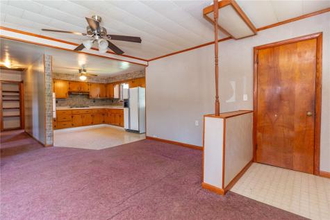 323 Indiana Avenue Avonmore PA 15618