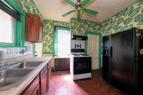 2627 Ellis Street Perry Hilltop PA 15214