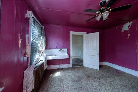 2627 Ellis Street Perry Hilltop PA 15214