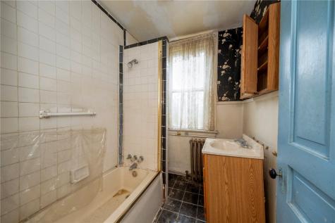 2627 Ellis Street Perry Hilltop PA 15214