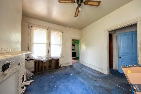 2627 Ellis Street Perry Hilltop PA 15214