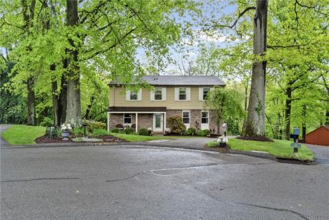 111 William Penn Circle Leet Township PA 15143