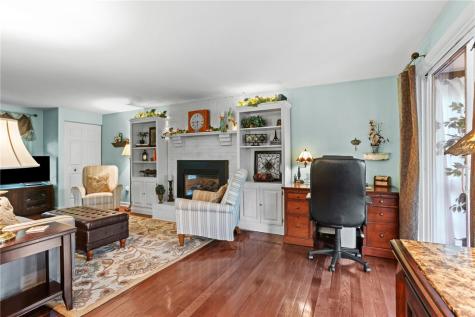 111 William Penn Circle Leet Township PA 15143