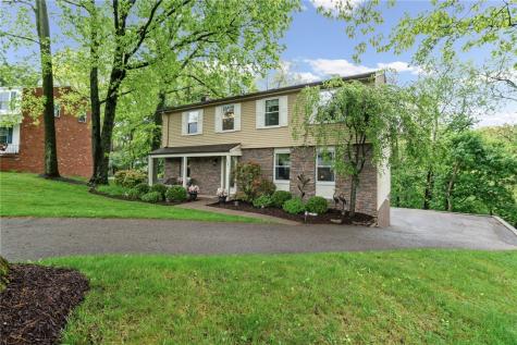 111 William Penn Circle Leet Township PA 15143