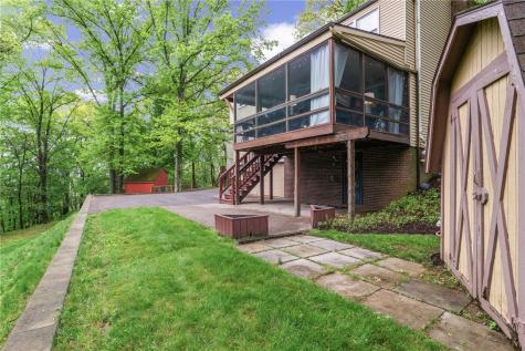 111 William Penn Circle Leet Township PA 15143