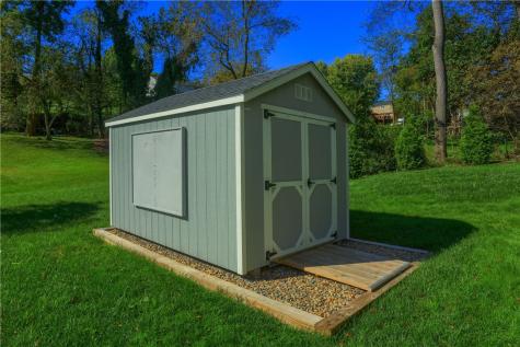 2525 Country Side Lane Franklin Park PA 15090