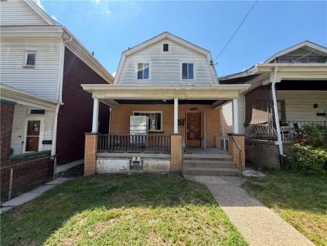 818 Lamont Street Stowe Township PA 15136