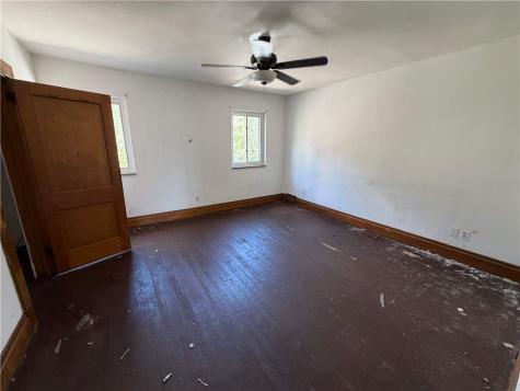 818 Lamont Street Stowe Township PA 15136