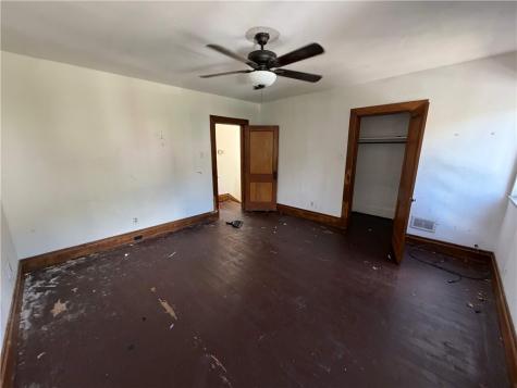 818 Lamont Street Stowe Township PA 15136