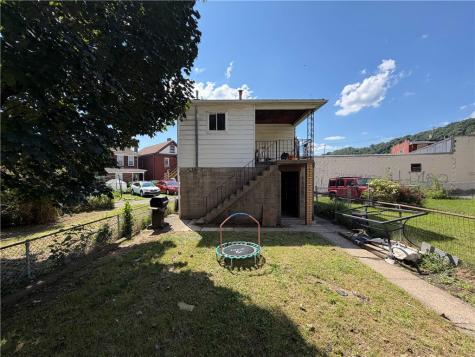 818 Lamont Street Stowe Township PA 15136