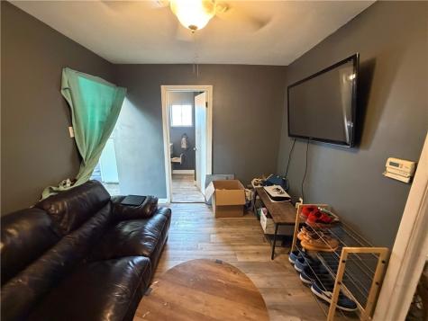 818 Lamont Street Stowe Township PA 15136