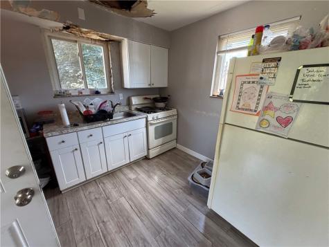 818 Lamont Street Stowe Township PA 15136