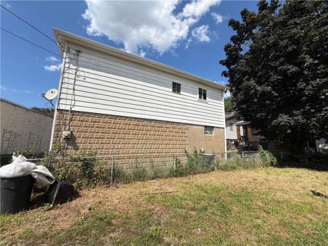 818 Lamont Street Stowe Township PA 15136