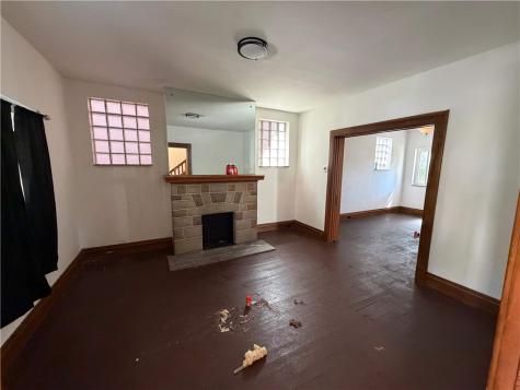 818 Lamont Street Stowe Township PA 15136