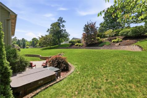 721 Stonebridge Drive North Huntingdon PA 15642