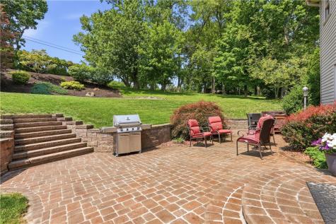 721 Stonebridge Drive North Huntingdon PA 15642