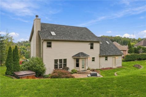 721 Stonebridge Drive North Huntingdon PA 15642
