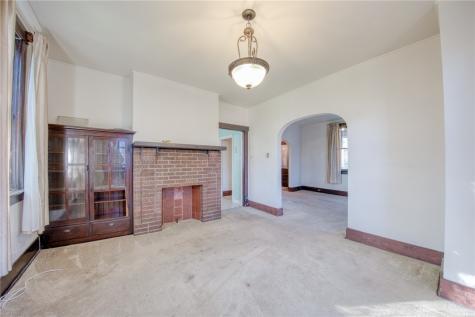 105 W Garden Road Brentwood PA 15227