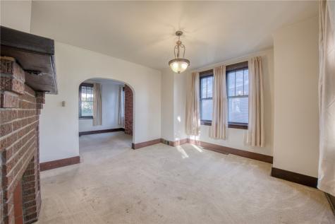 105 W Garden Road Brentwood PA 15227