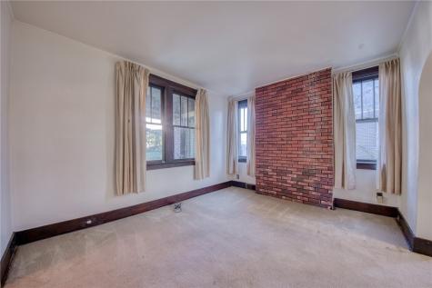 105 W Garden Road Brentwood PA 15227
