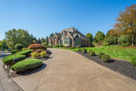 1085 St Mellion Drive Collier Township PA 15142